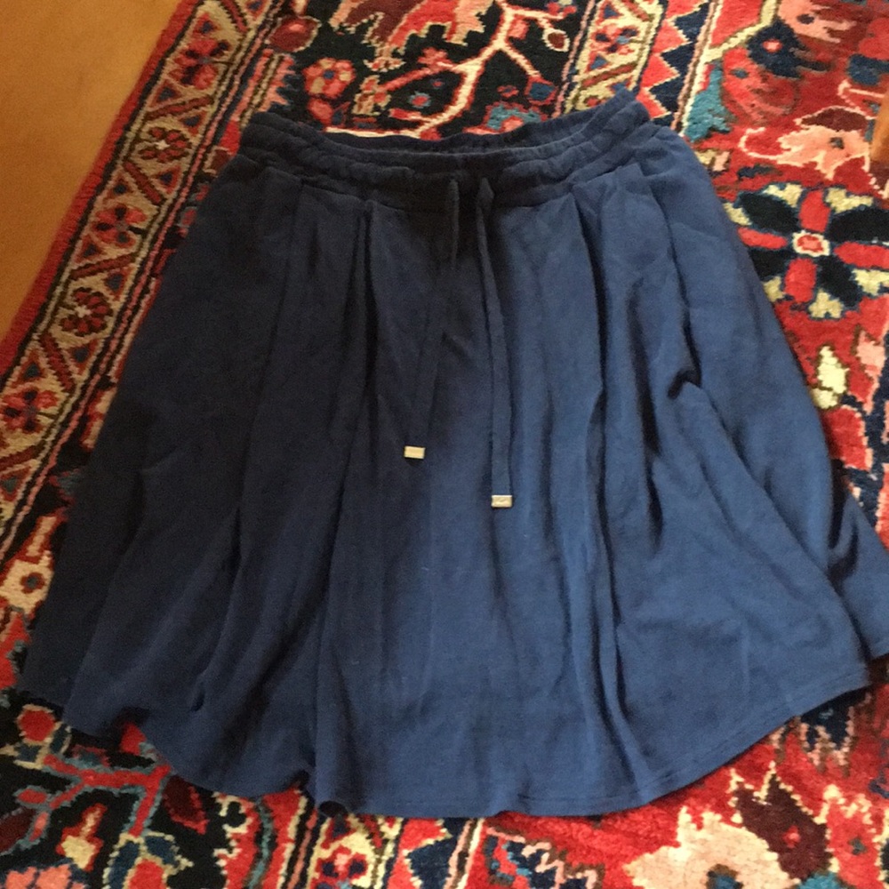 Flowy Lacoste skirt (pockets!)